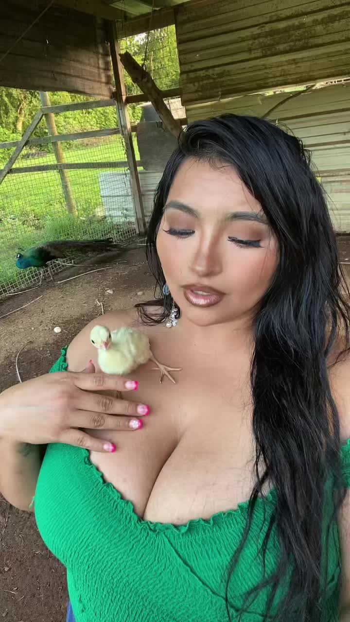 @Curvybaybee93