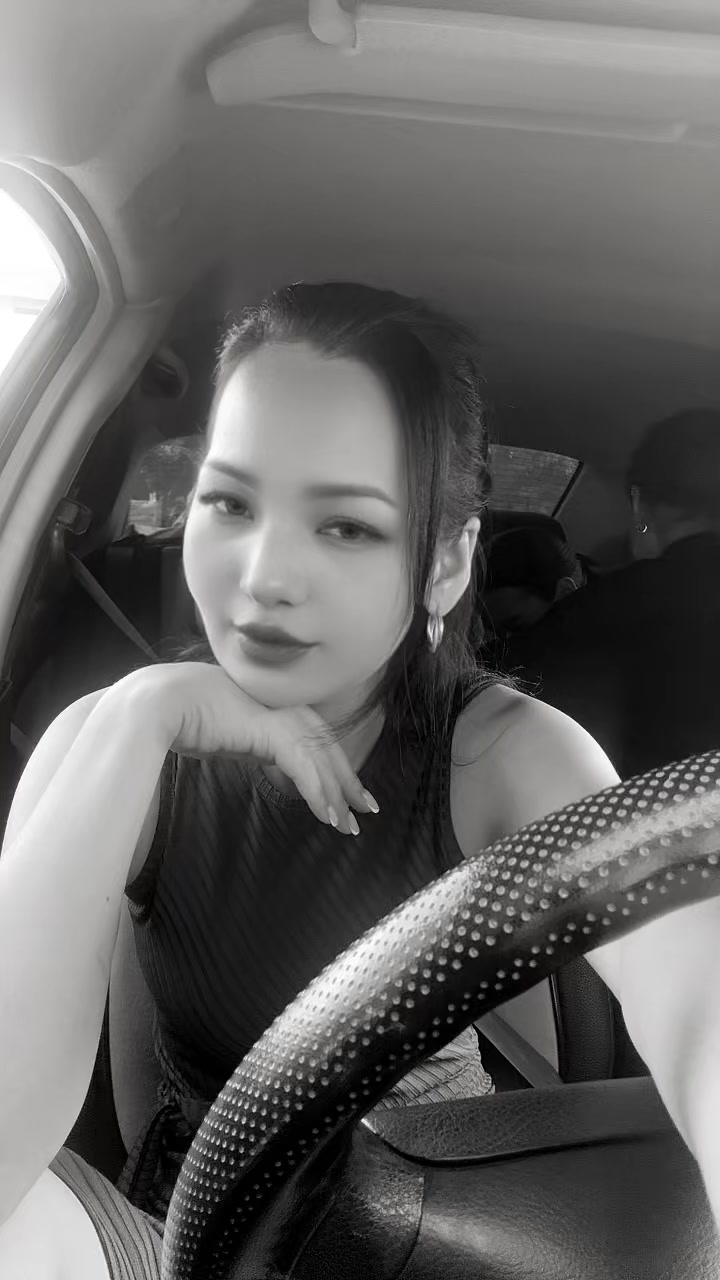 @Maryia Zharilkap