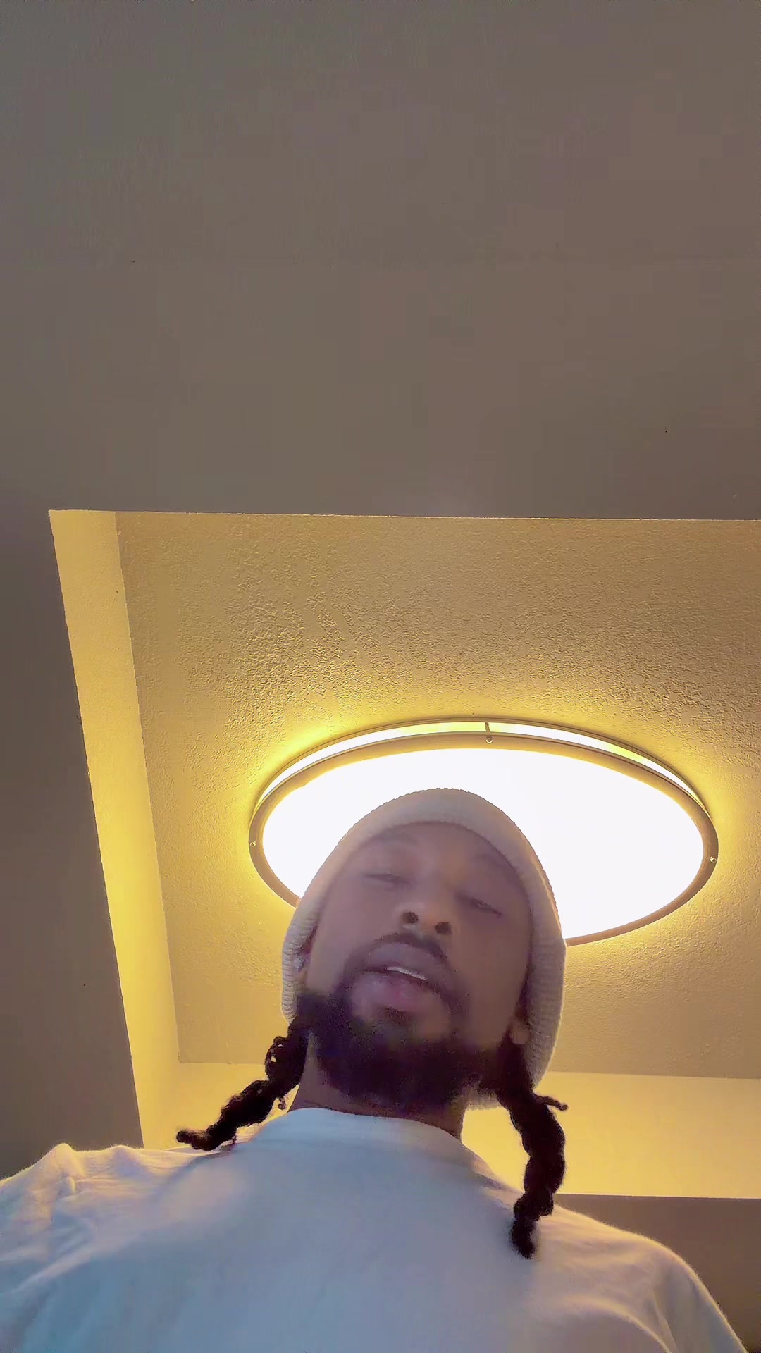 @Rbeezlyono33