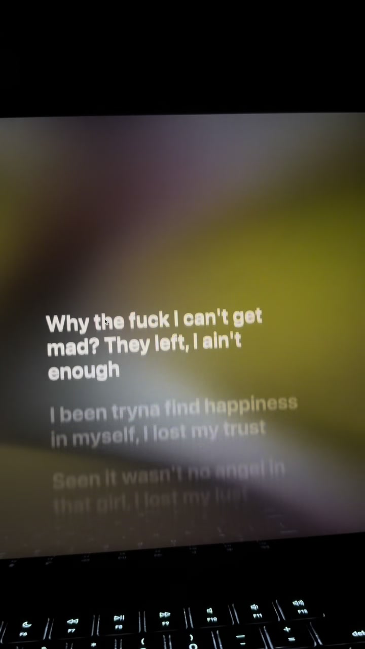 @🎧