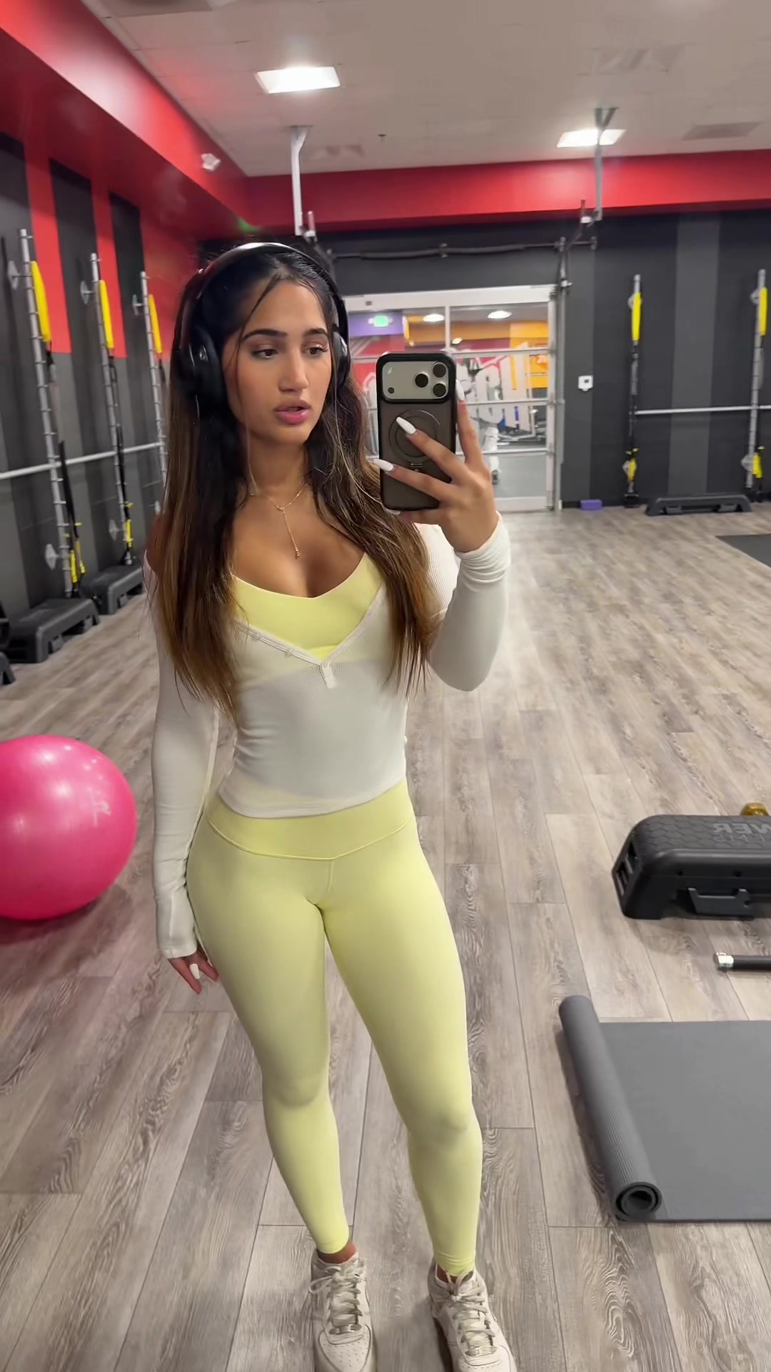 @niki