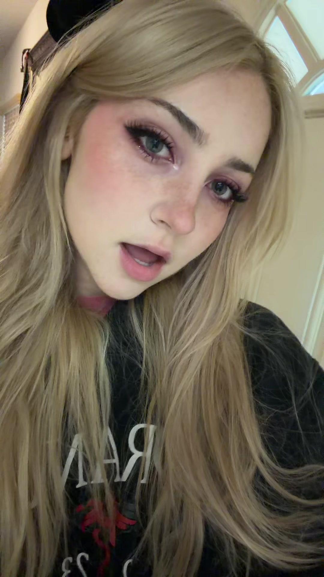 @caroline :3