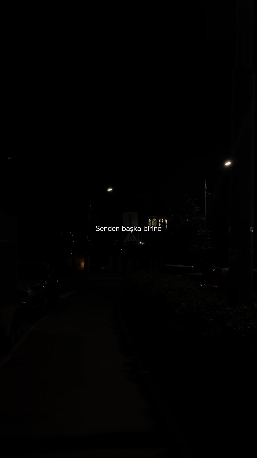@𝓨.