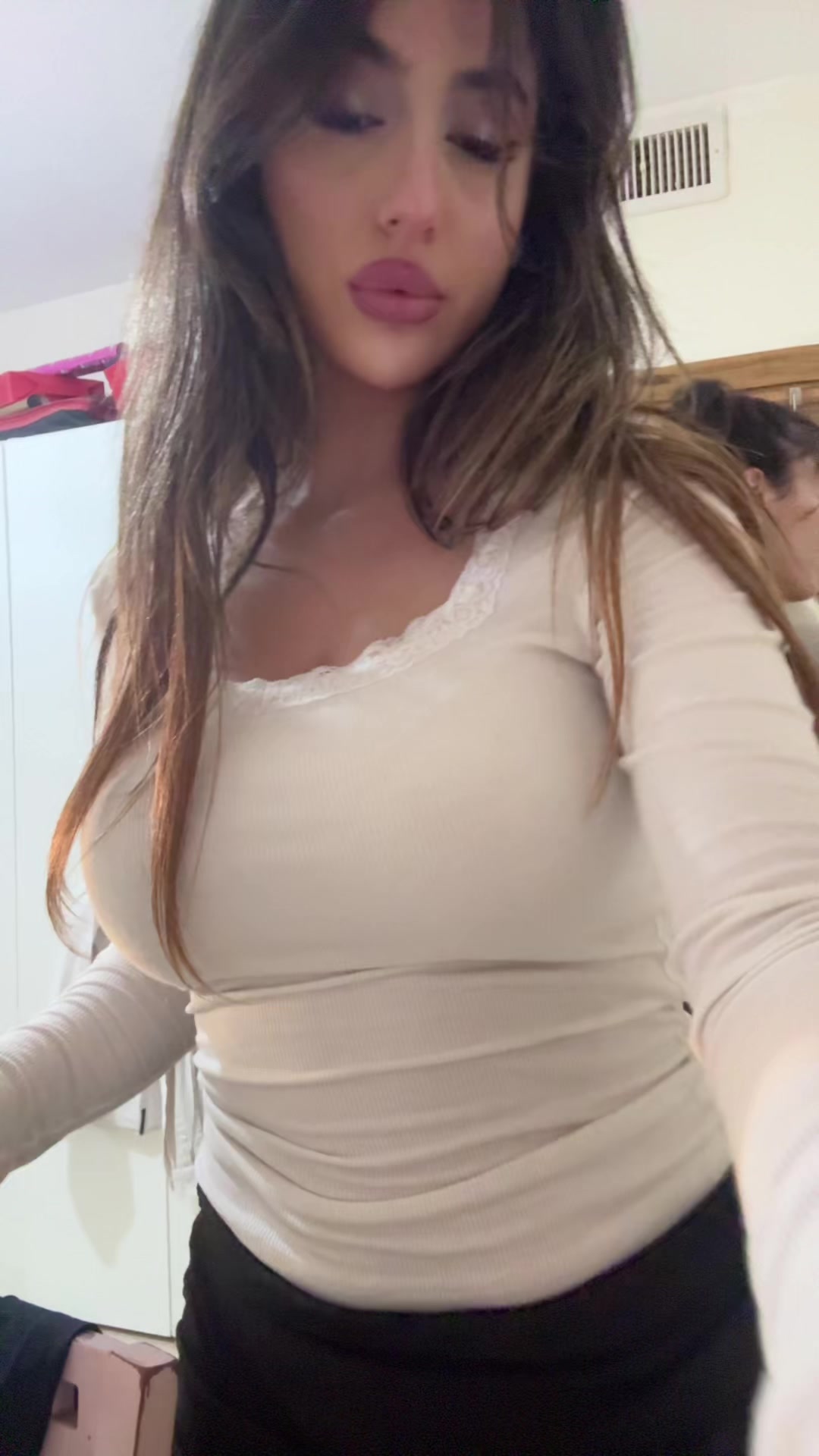 @אסתר מנחם