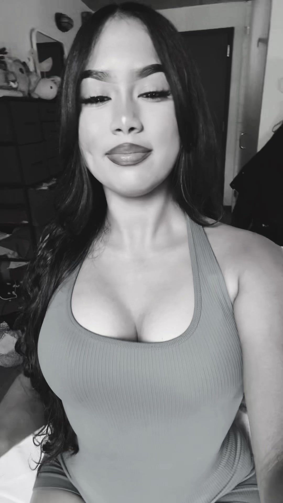 @𝐸𝓂𝒾𝓁𝓎.