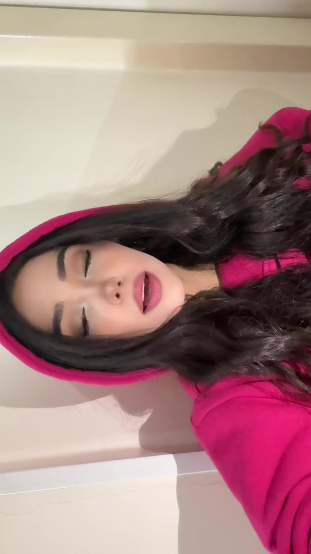 @Melikafarahani