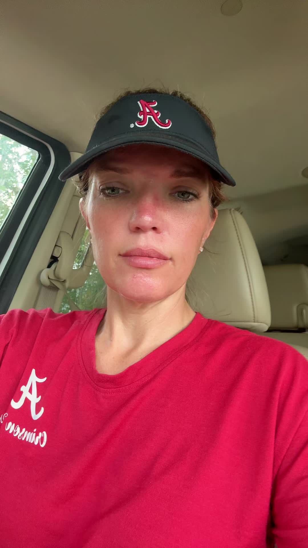 @HotwifeKat