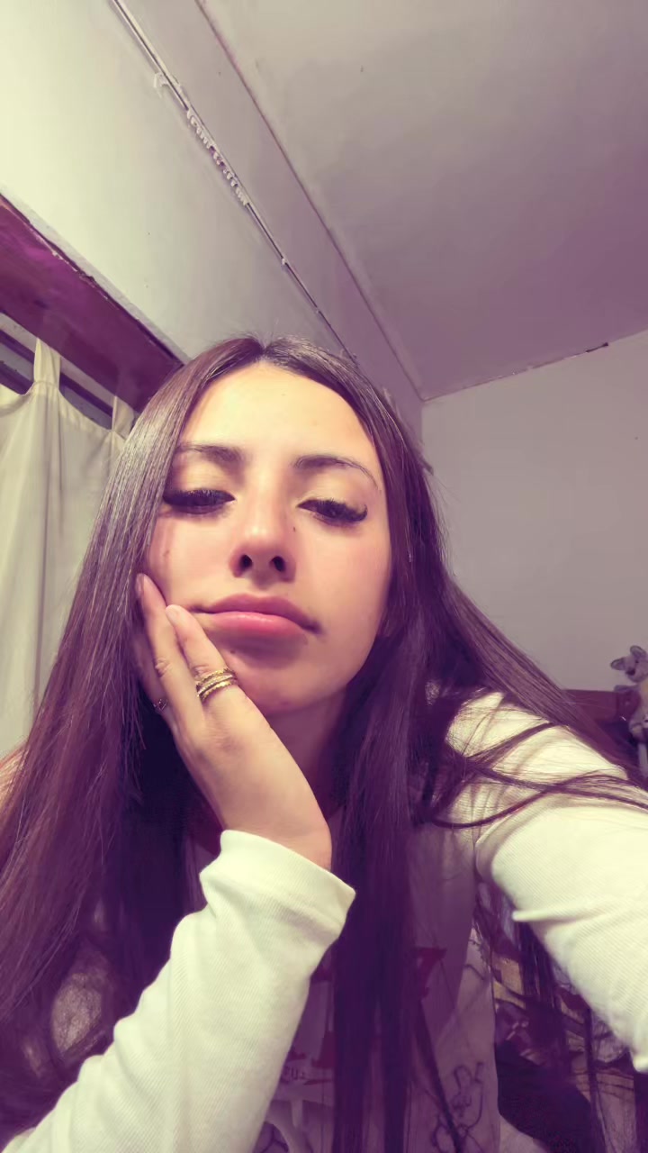 @ℋ𝑜𝓁𝒶 𝓈𝑜𝓎 𝓂𝒾𝓁𝒾⭐️