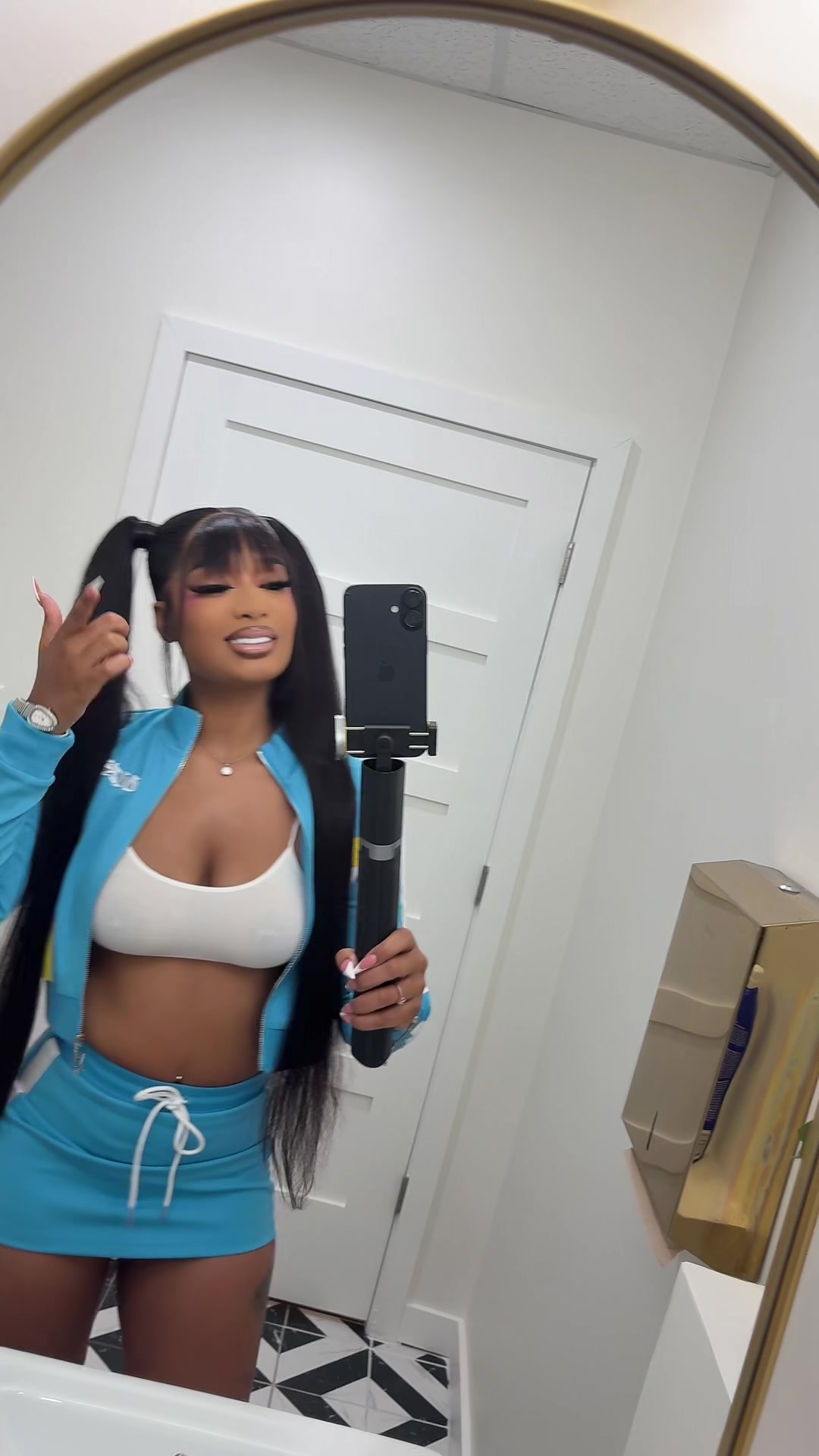 @therealkaylaashanti