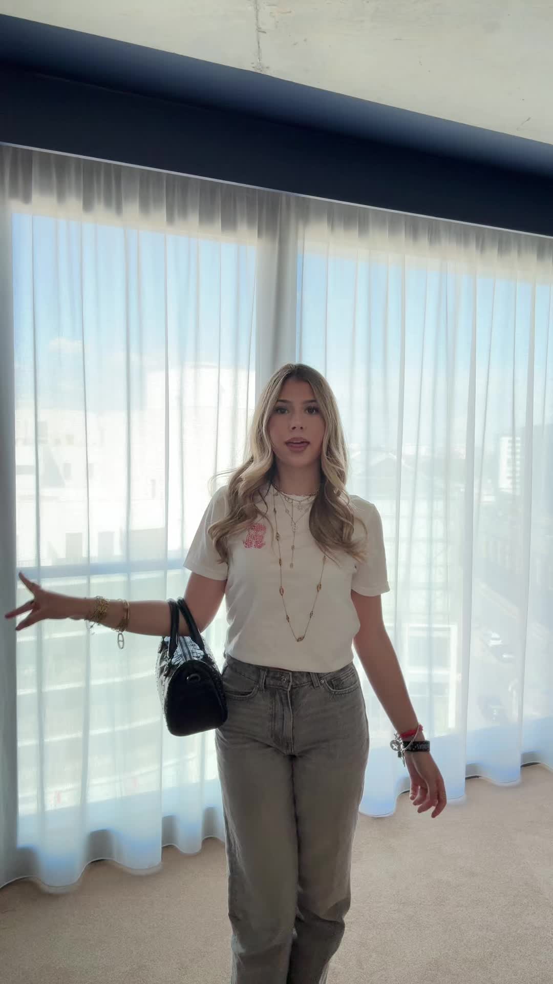 @𝐥𝐚𝐮𝐫𝐚💌🌈🌴🐠🍒🪩