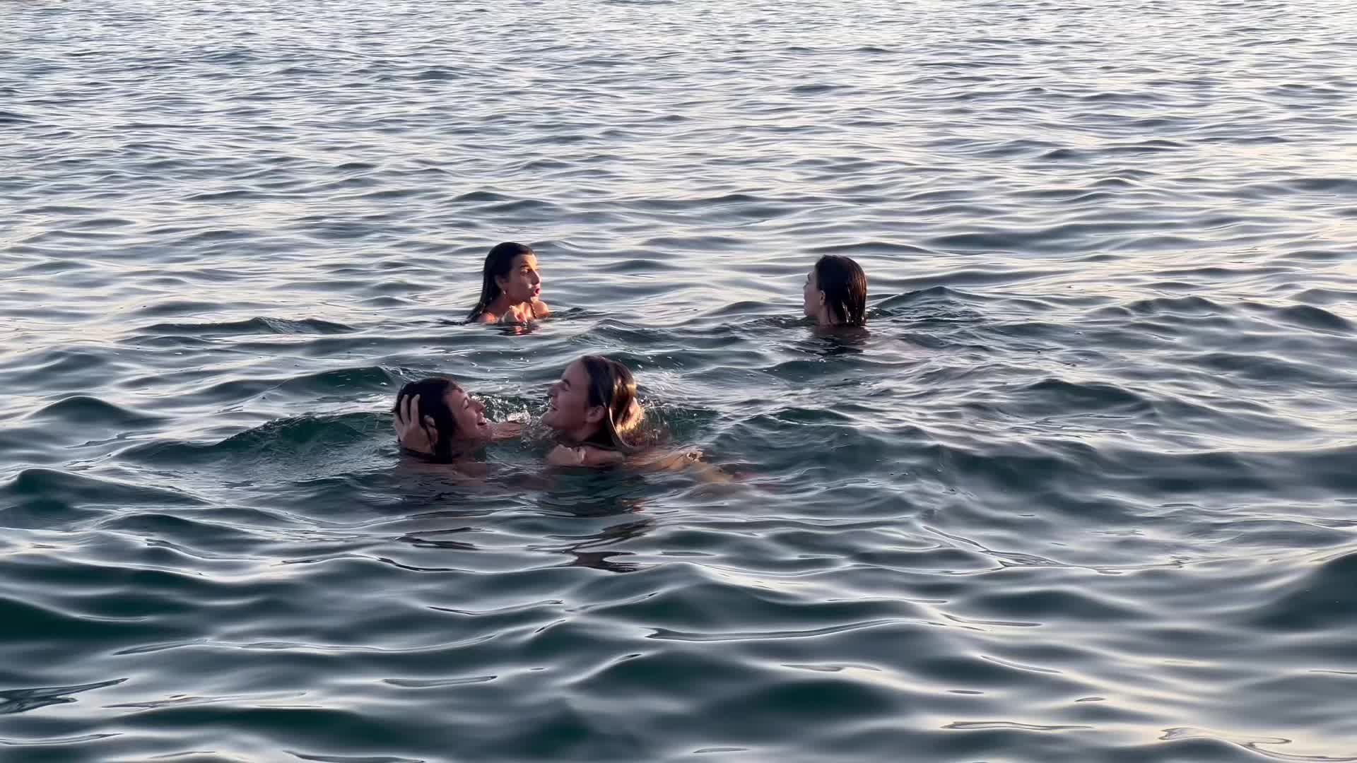 @lola.jul135