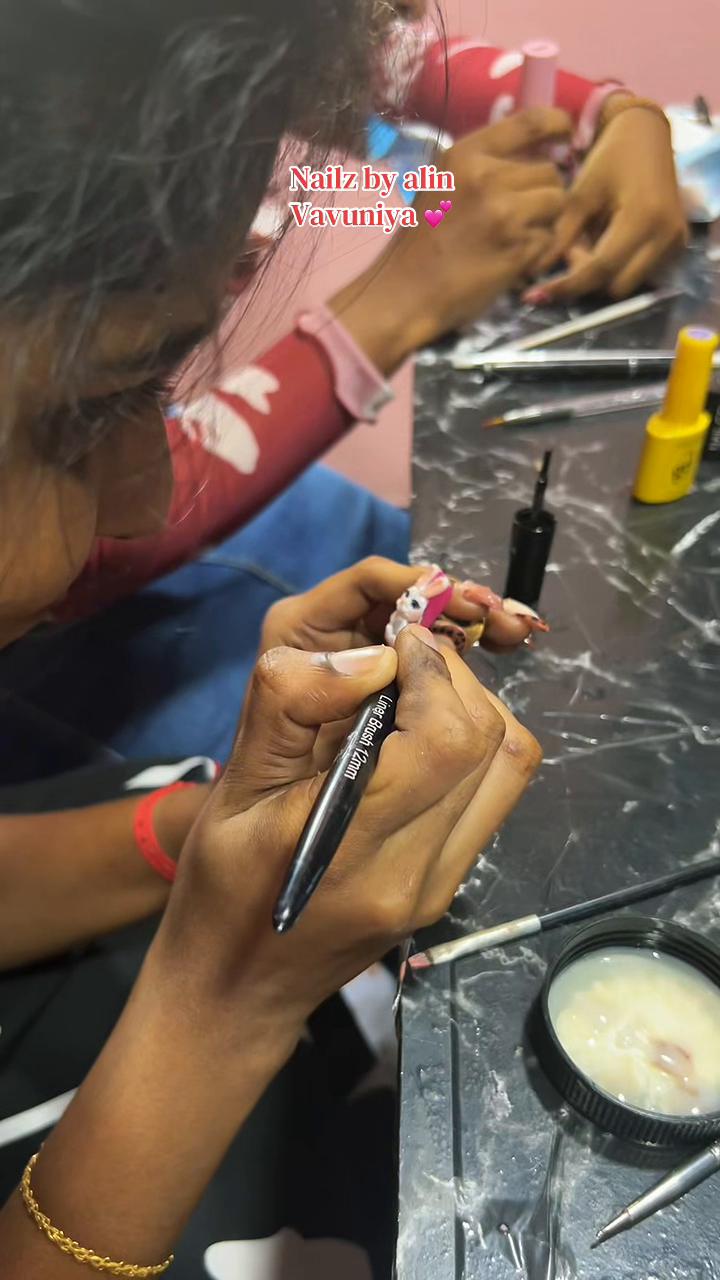@Nailz by Alin