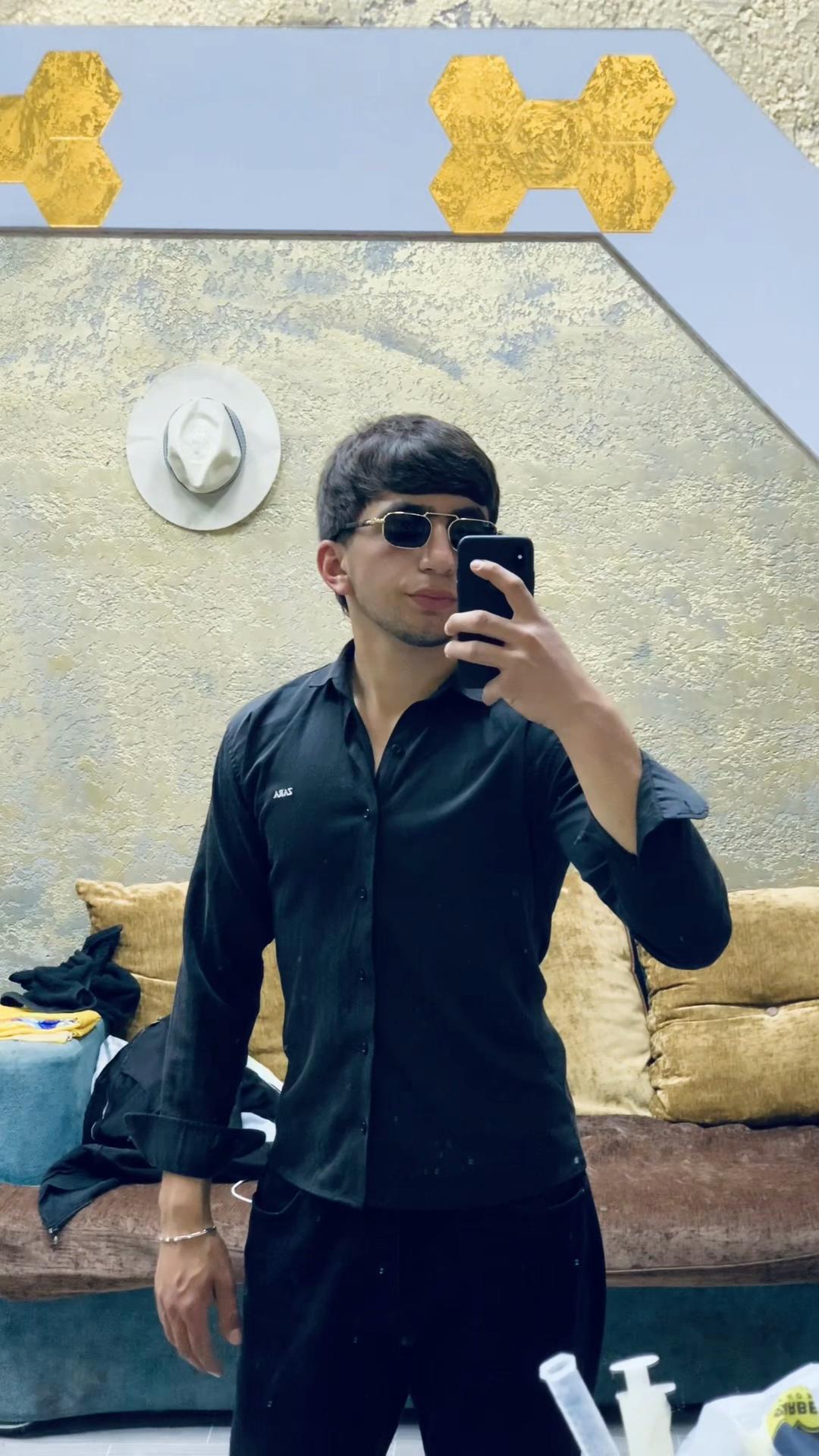 @𝓡