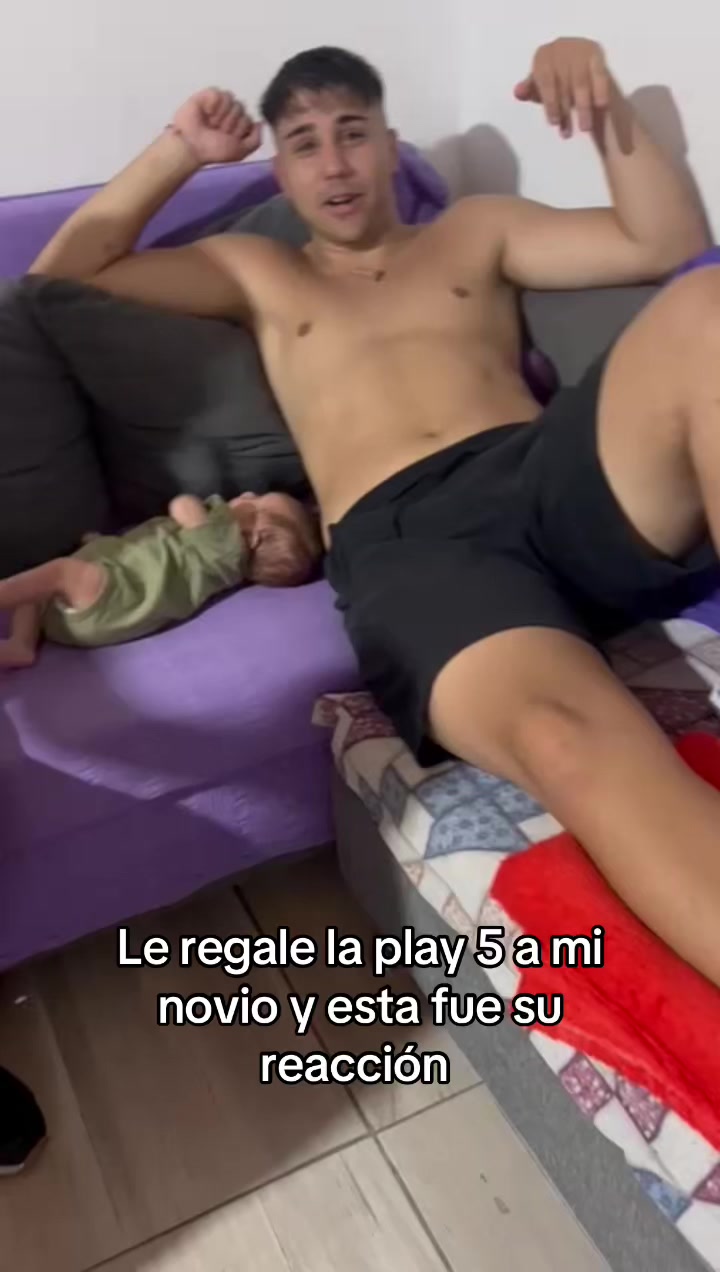 @Ari Lazo