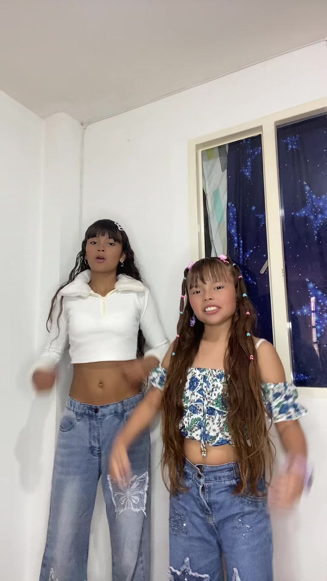@NICOHLE Y VALENTINA