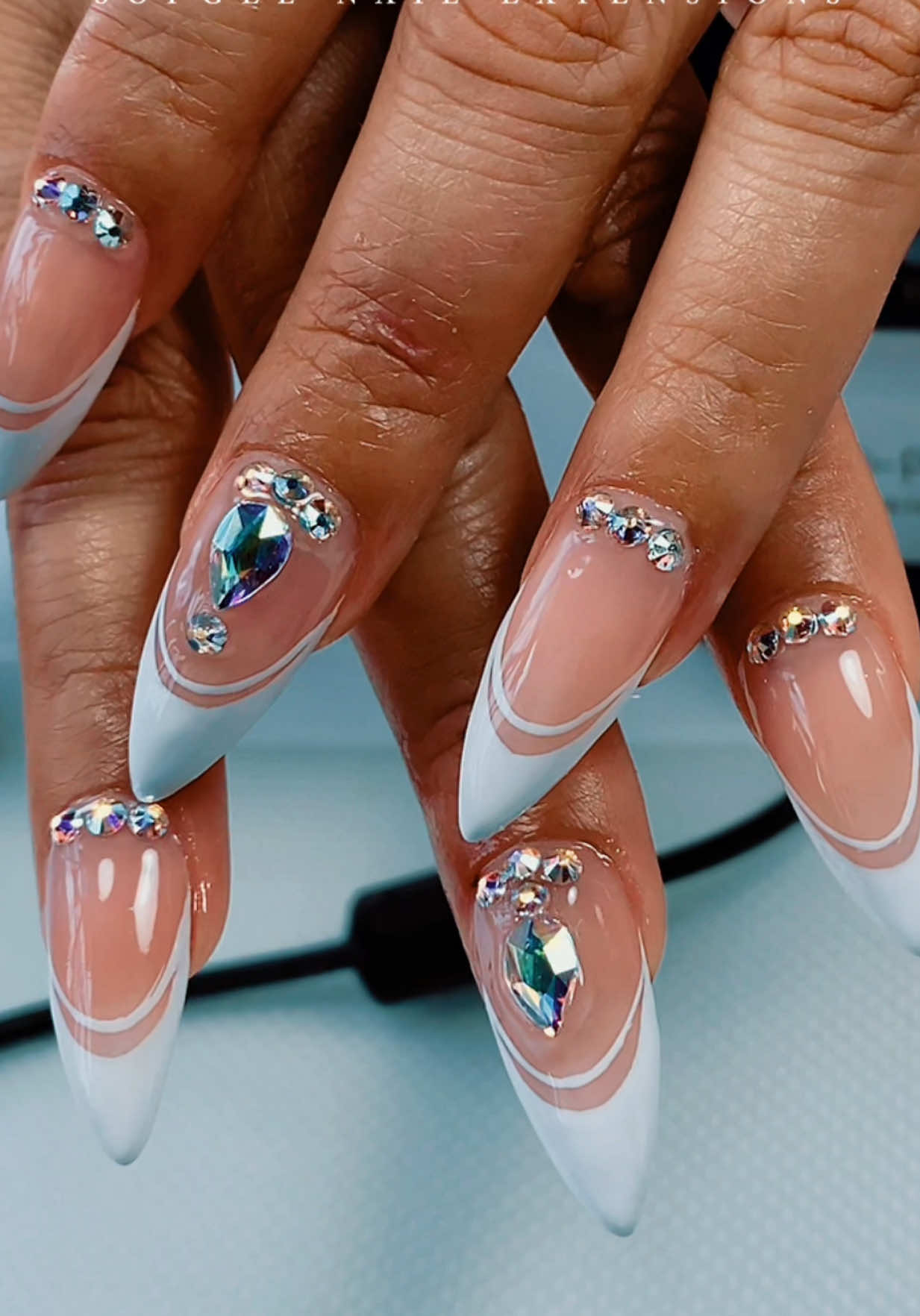@Mel | Russian Manicurist
