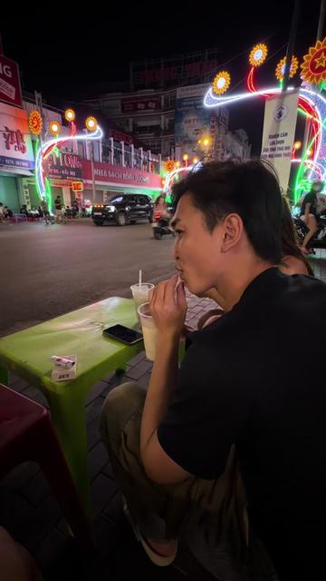 @Trung chứ ai