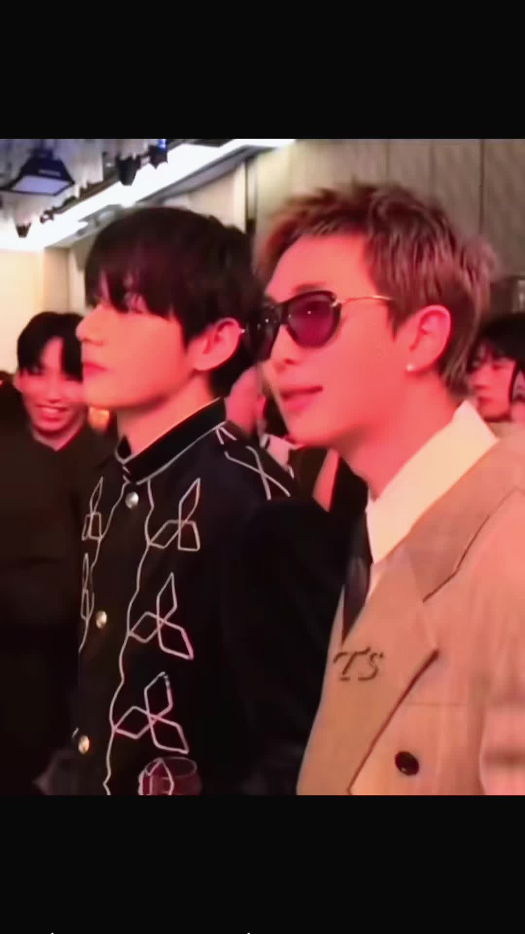 @RainbowBTS 🫰