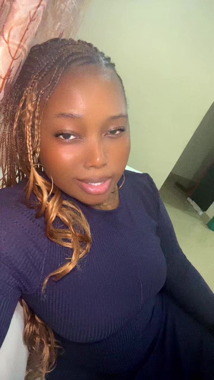@Hot🥵 Queen👸🏾