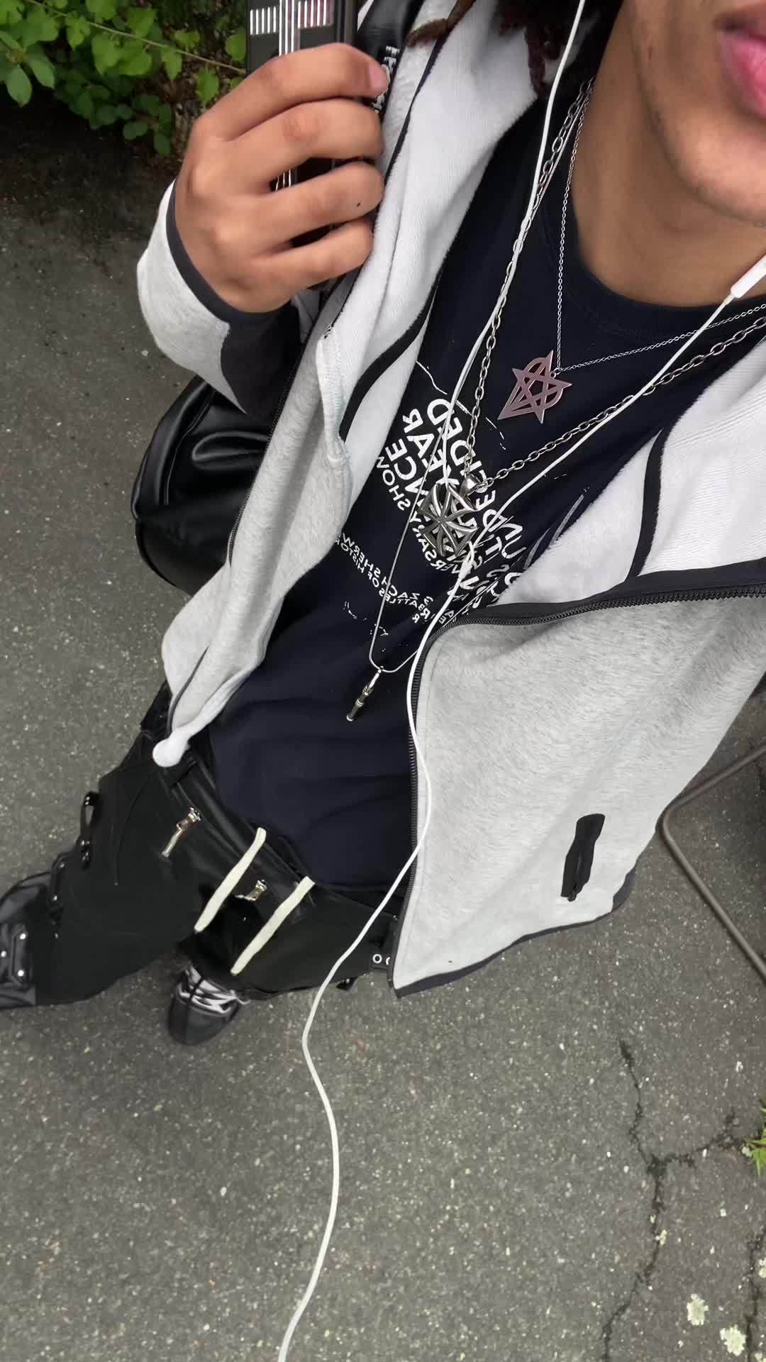 @$