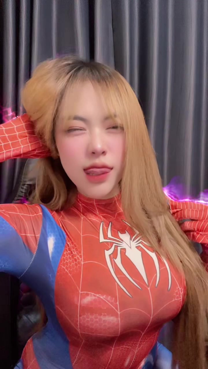 @_ayang9