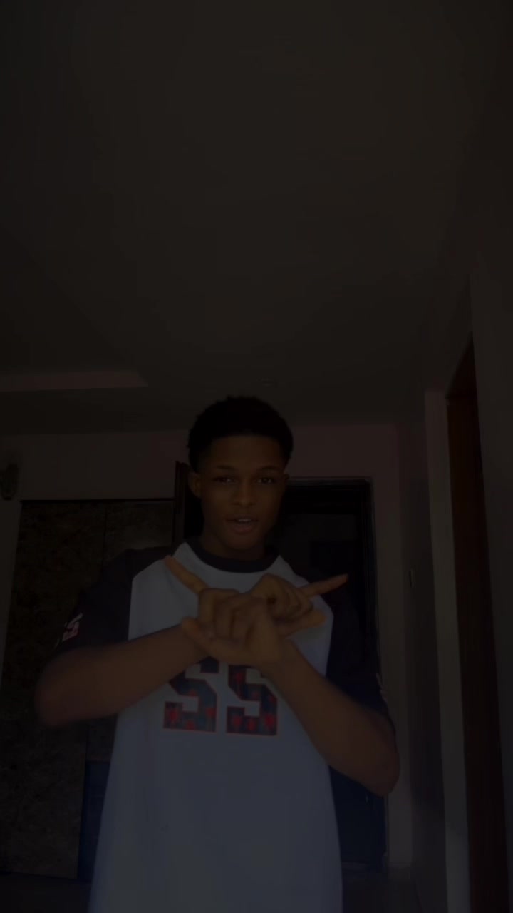 @1desmond_
