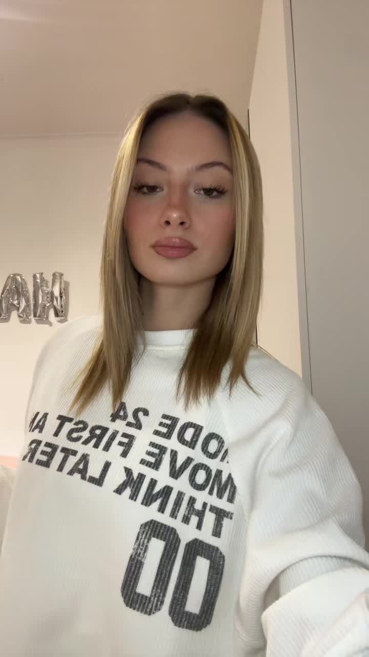 @👩🏼