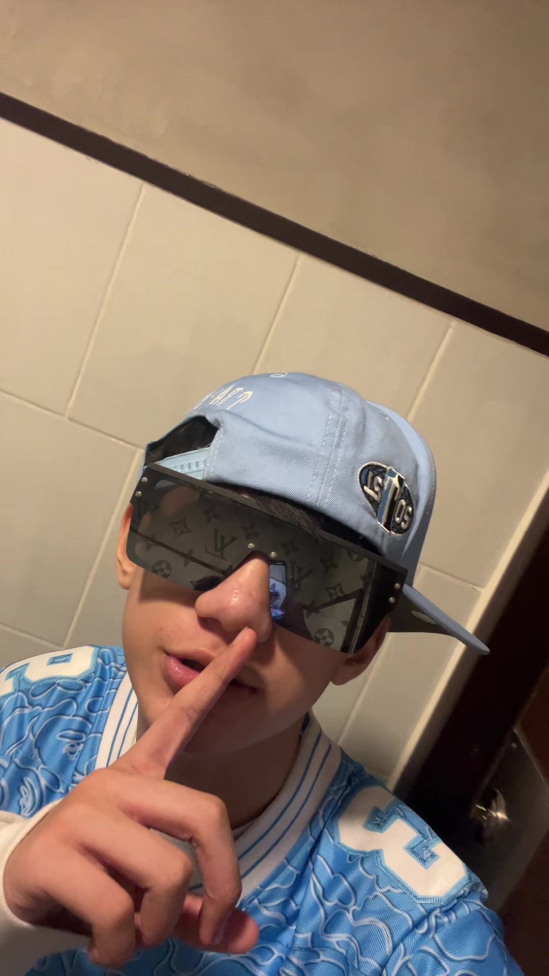 @yneruh
