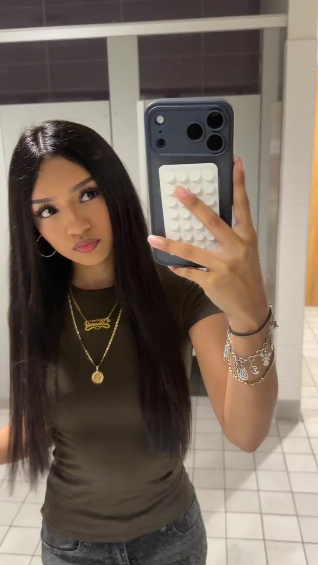 @𝐝𝐚𝐧𝐢 ᥫ᭡.