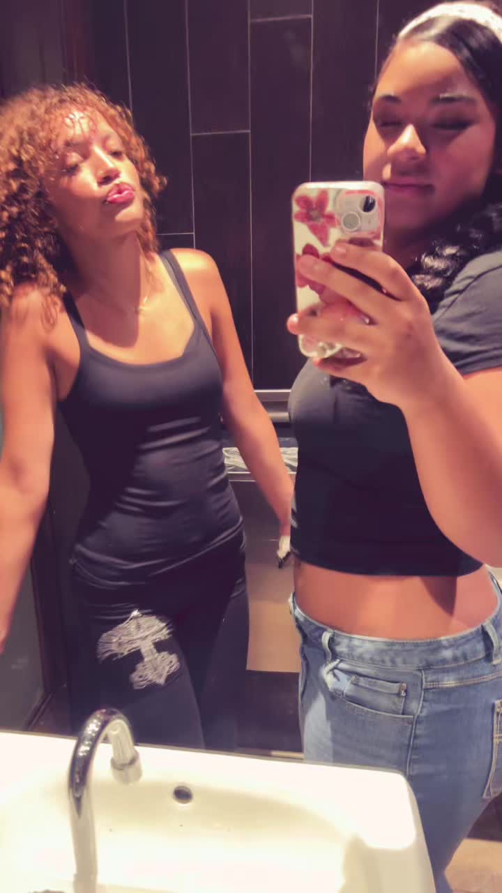 @julii 🎨