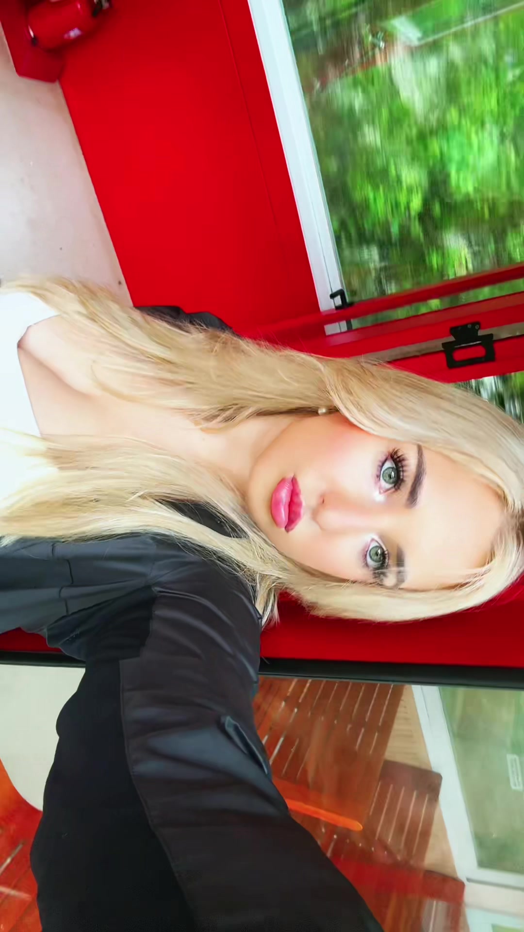 @globalblonde