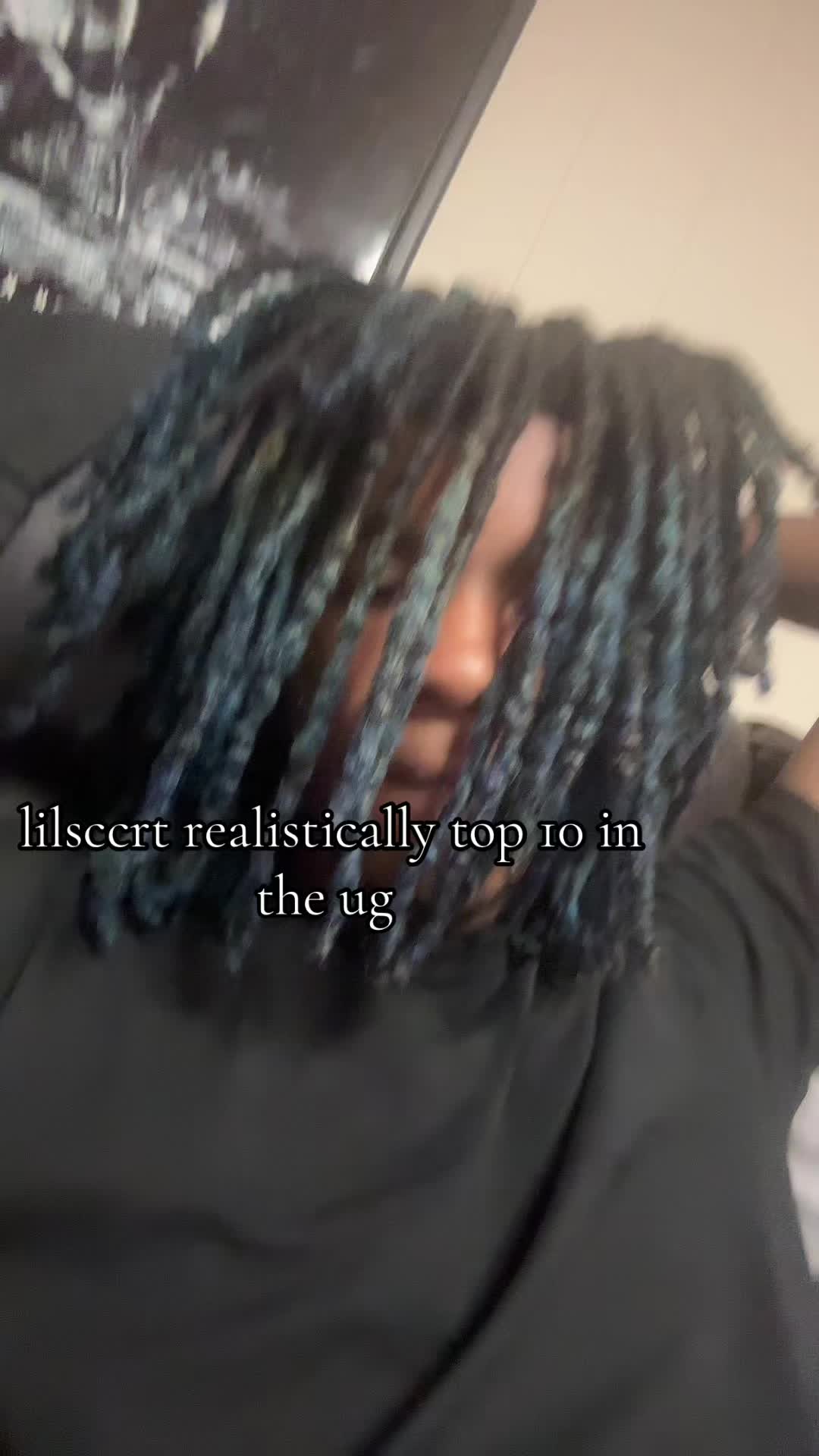 @￴ 𖤐