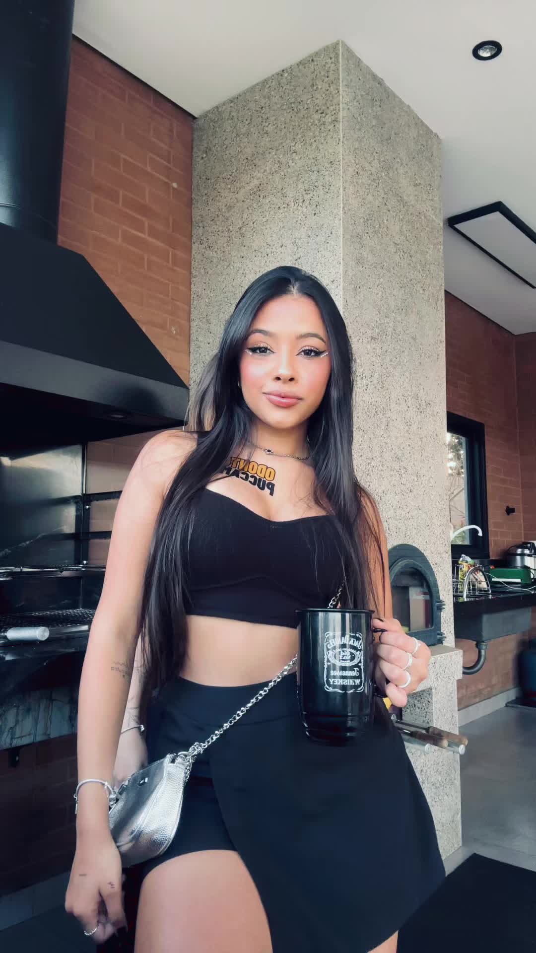 @𝐯𝐢