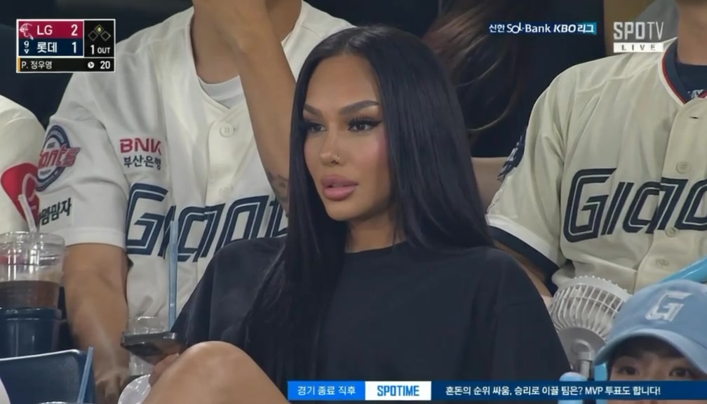 @Riri 🖤