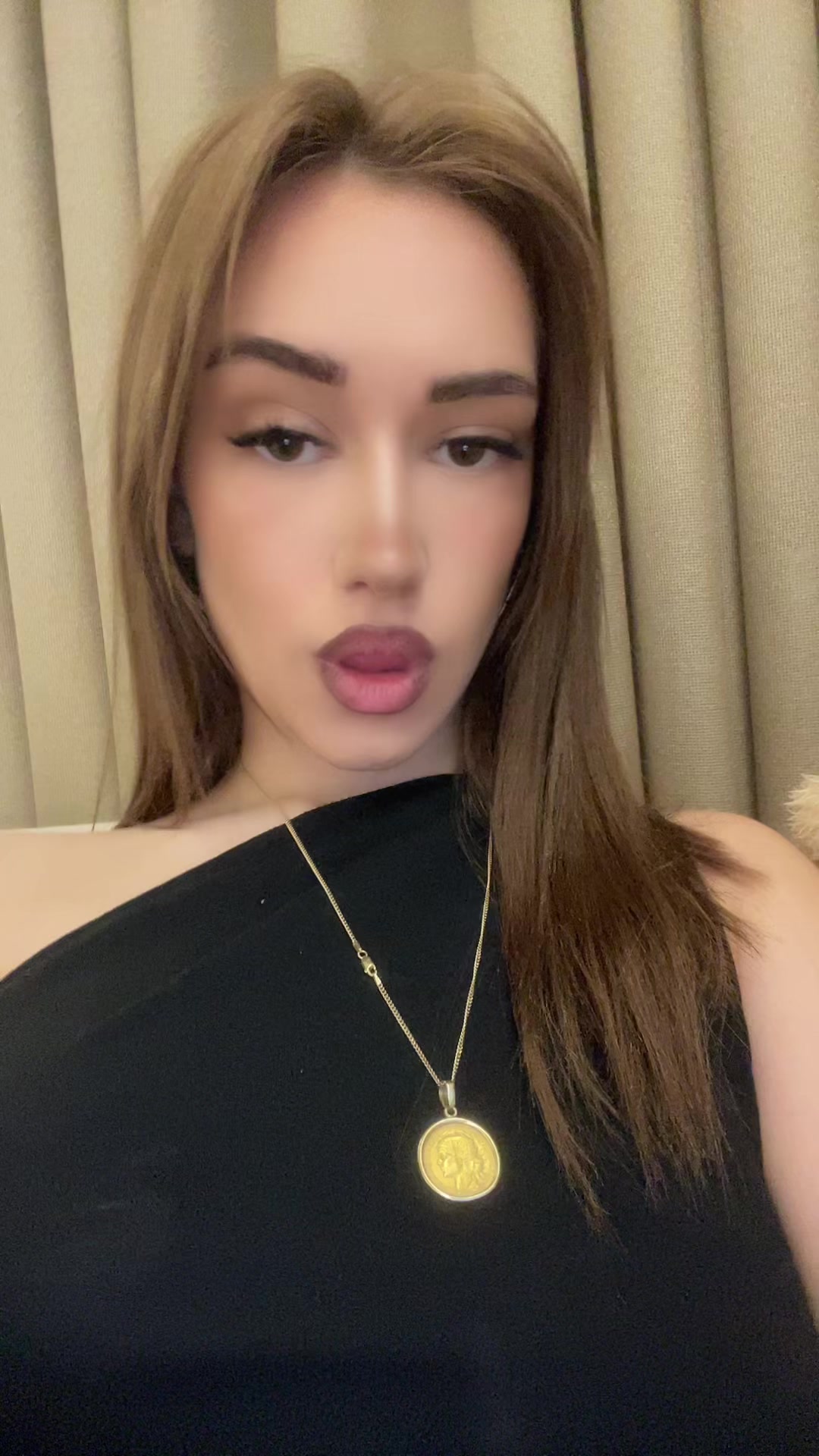@elena