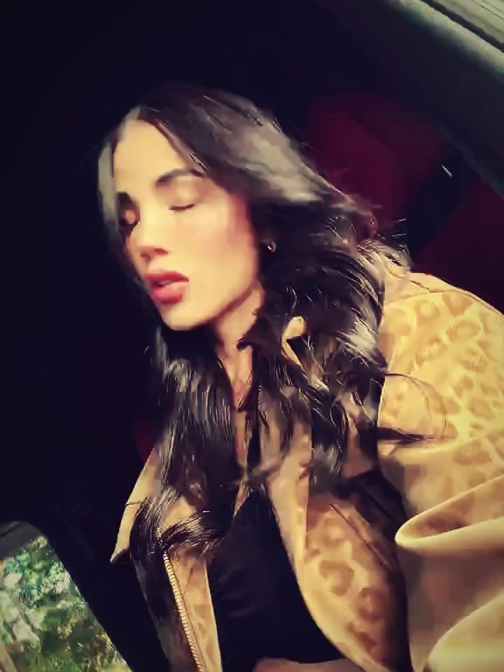 @karina García clip 💗