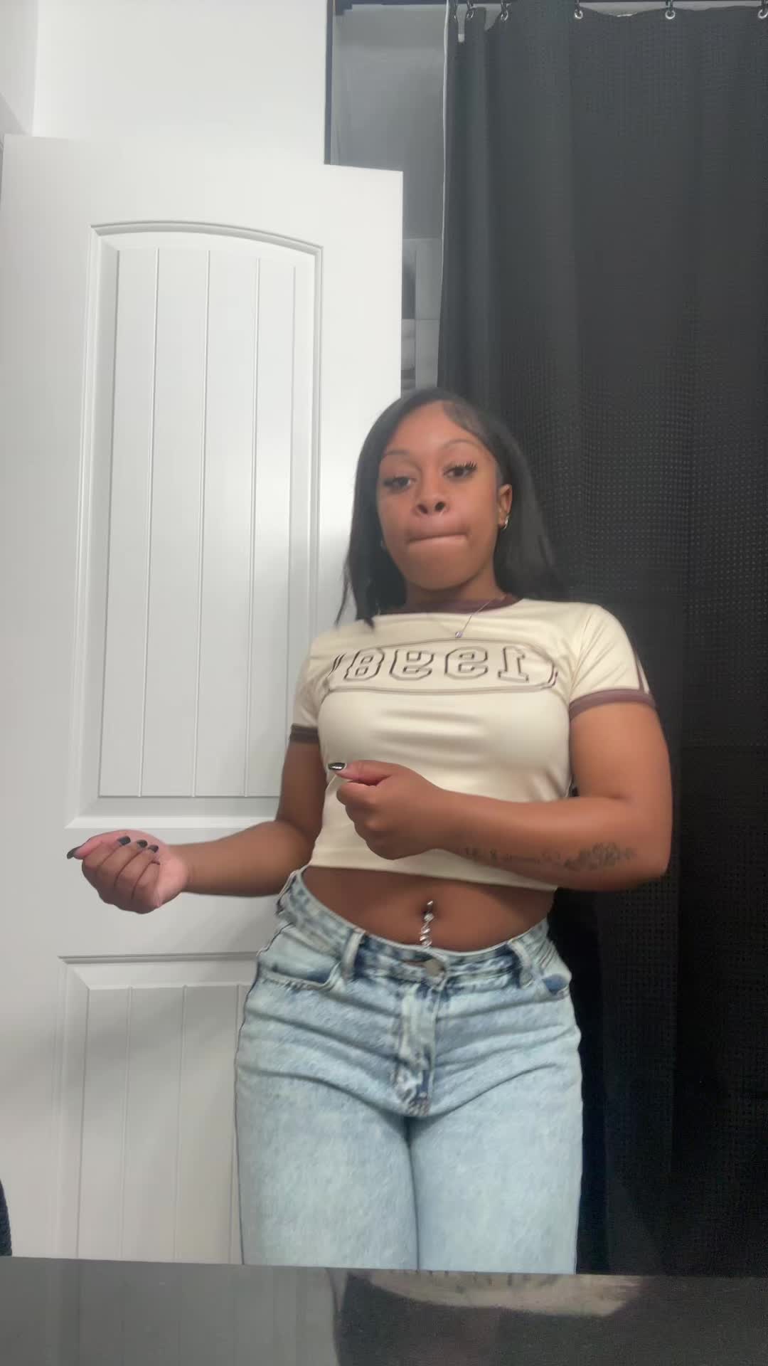 @_kemyraalexa_