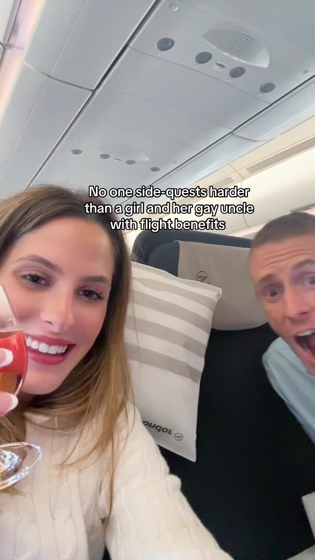 @Hannah|RN & Flight Attendant