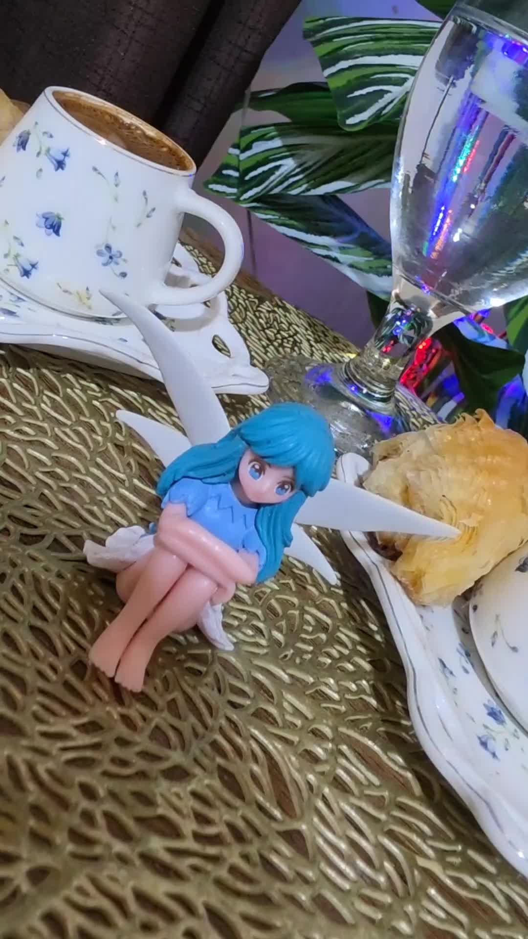 @حْوْرْ آلْعْيْنْ.