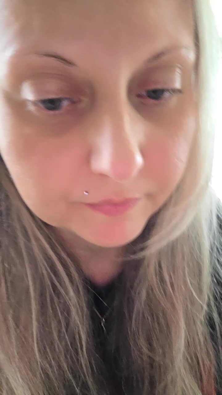 @AlleySchmeowe