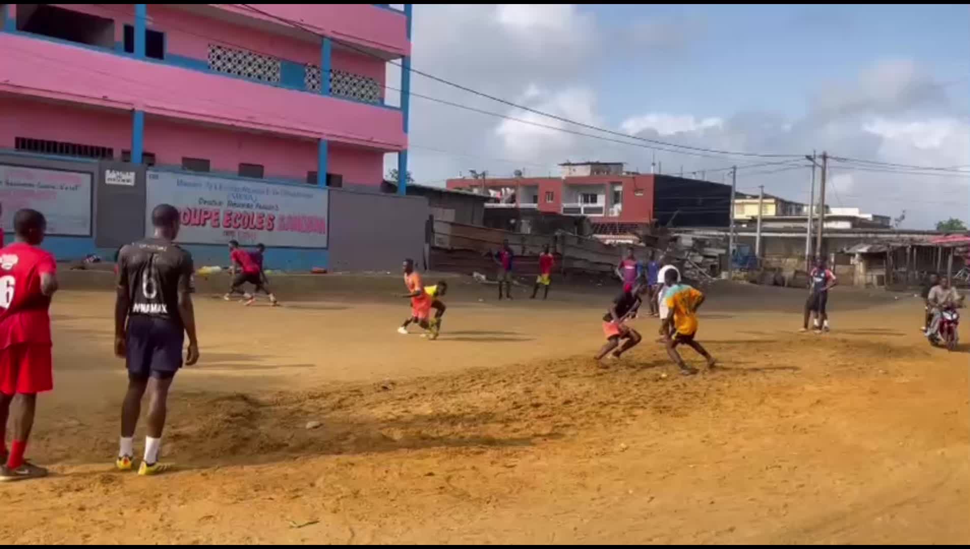 @Bibi one 🇨🇮⚽️🇬🇳