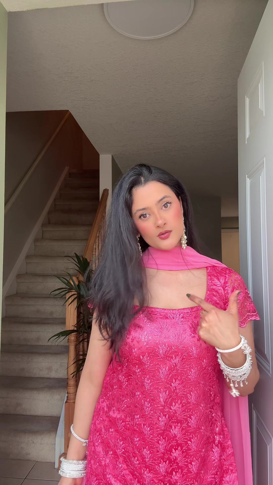 @Ajnabi