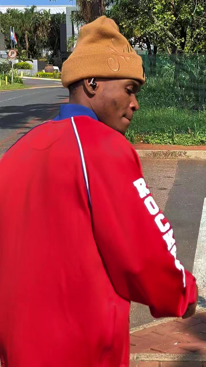 @MONDO🧑🦲