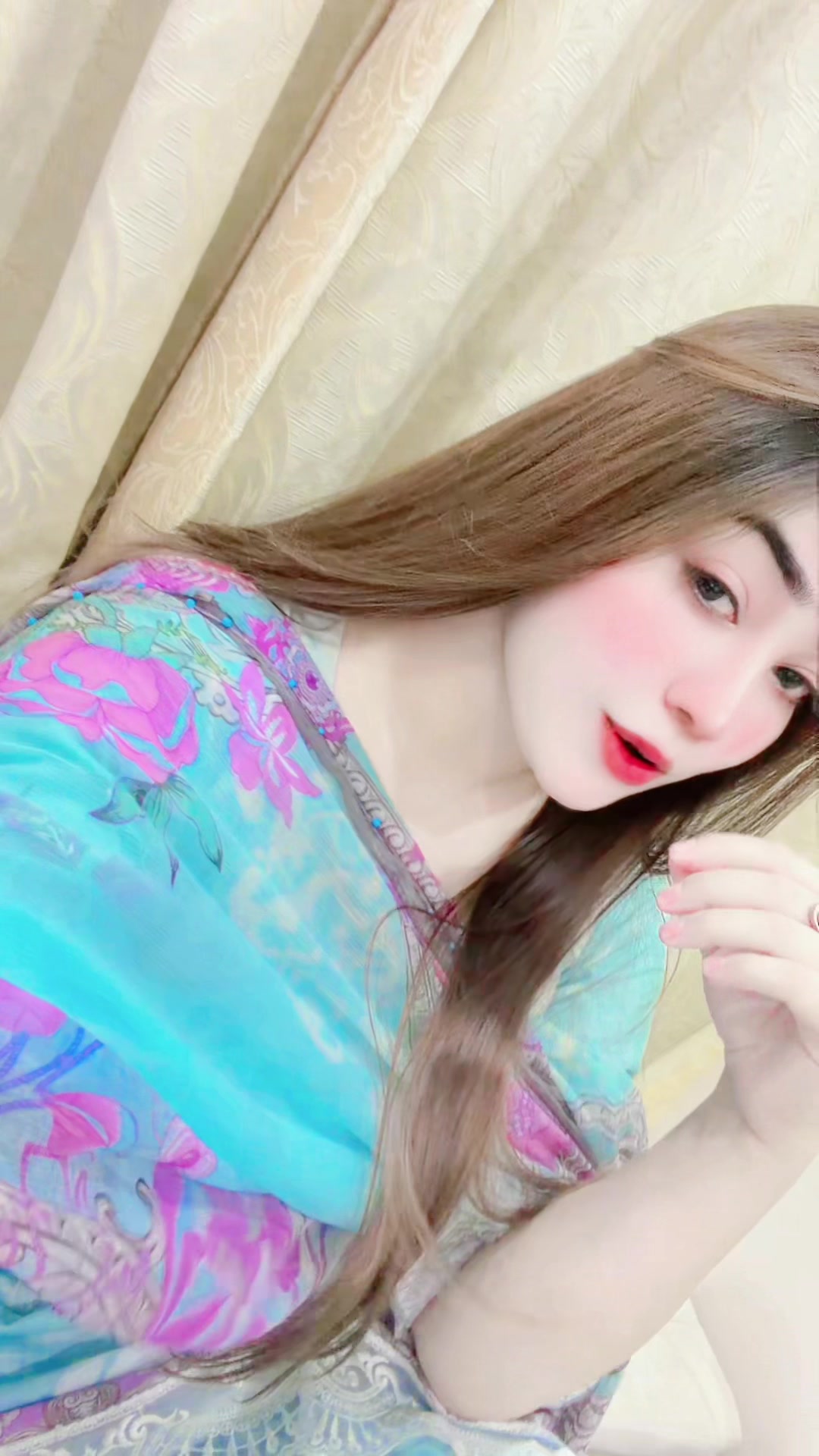 @Lovely Khan 🥀