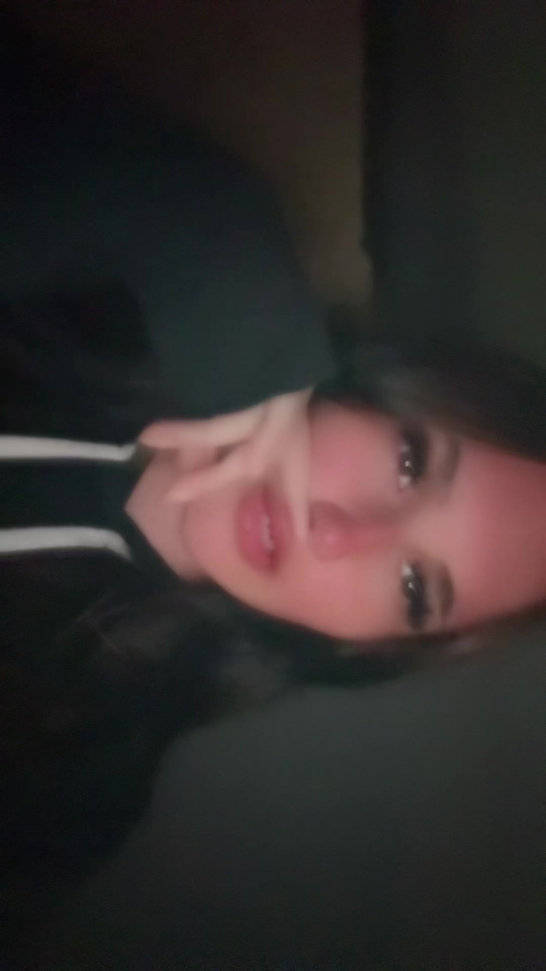 @ishowvanesska