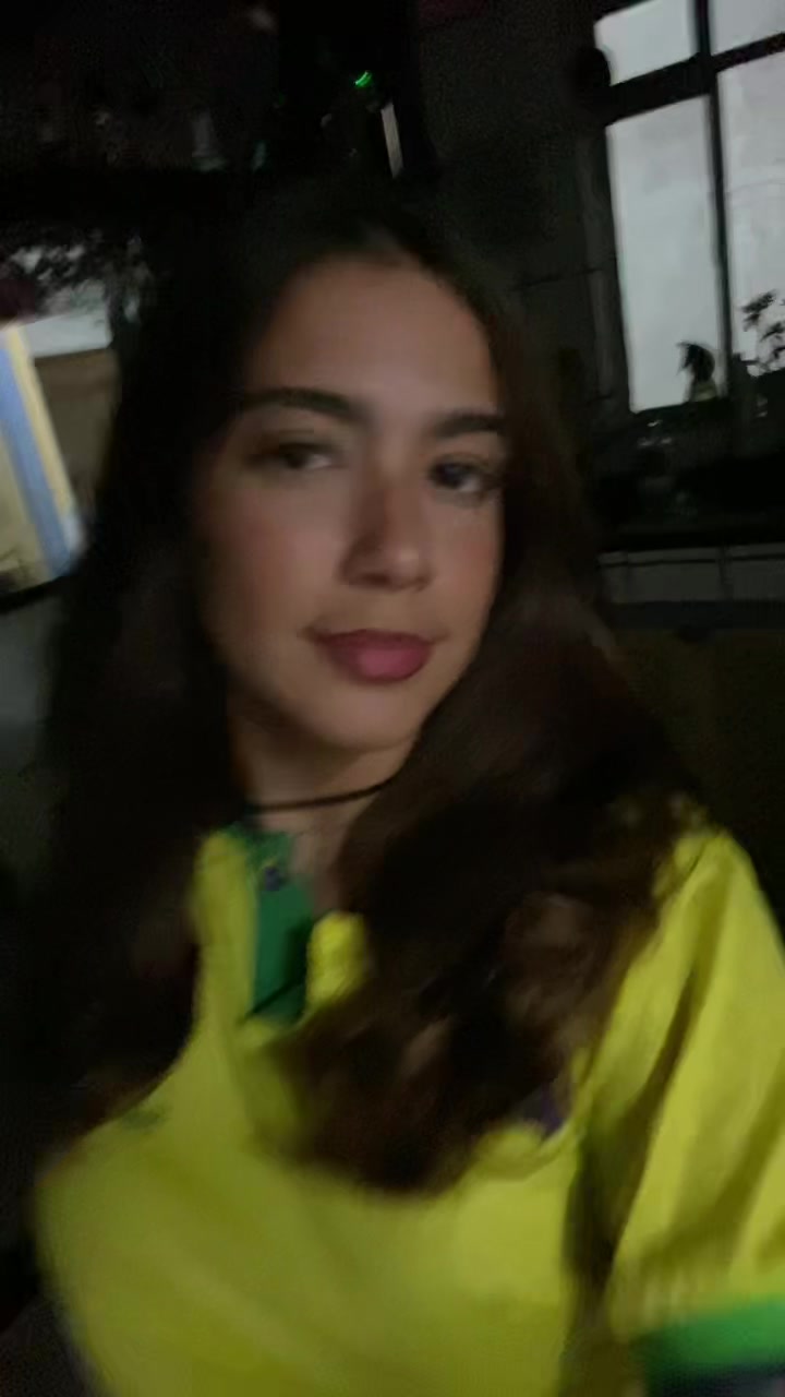 @liviaareiss_