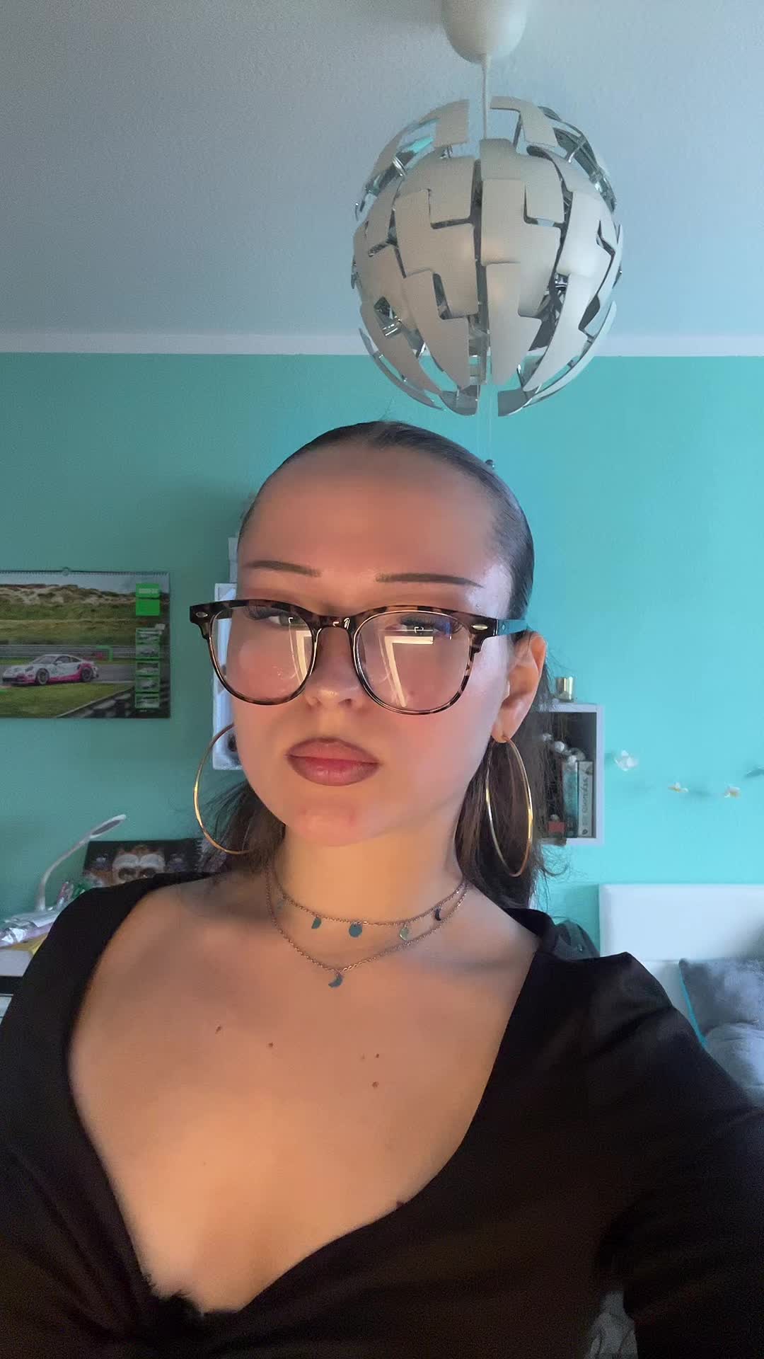 @vickyメ𝟶🏎️