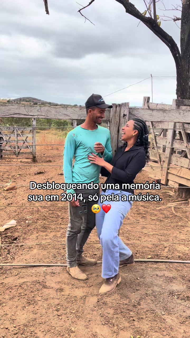 @monicadejatoba