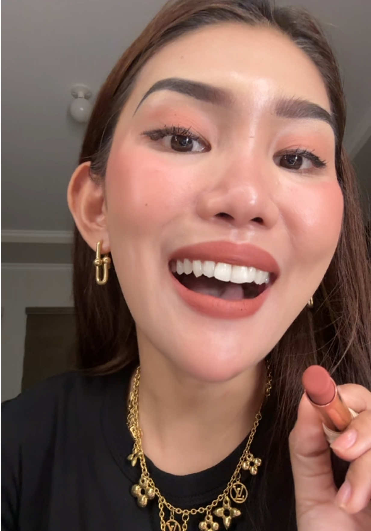 @Ashlyjagonoy