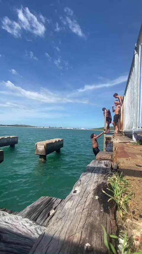 @🦹🏽&zwj;♂️
